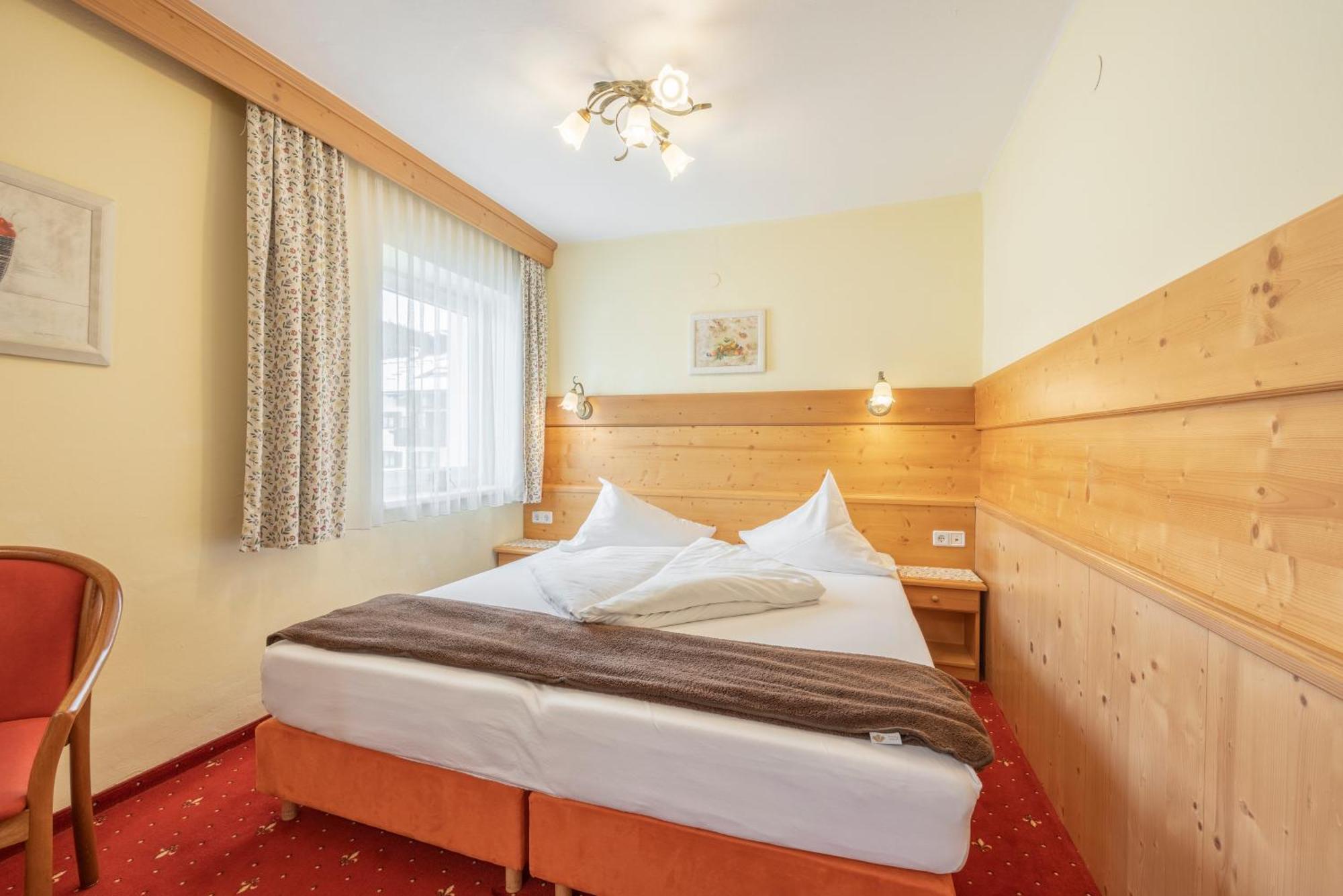 Hotel Schoenegg Зеефельд в Тироле Номер фото