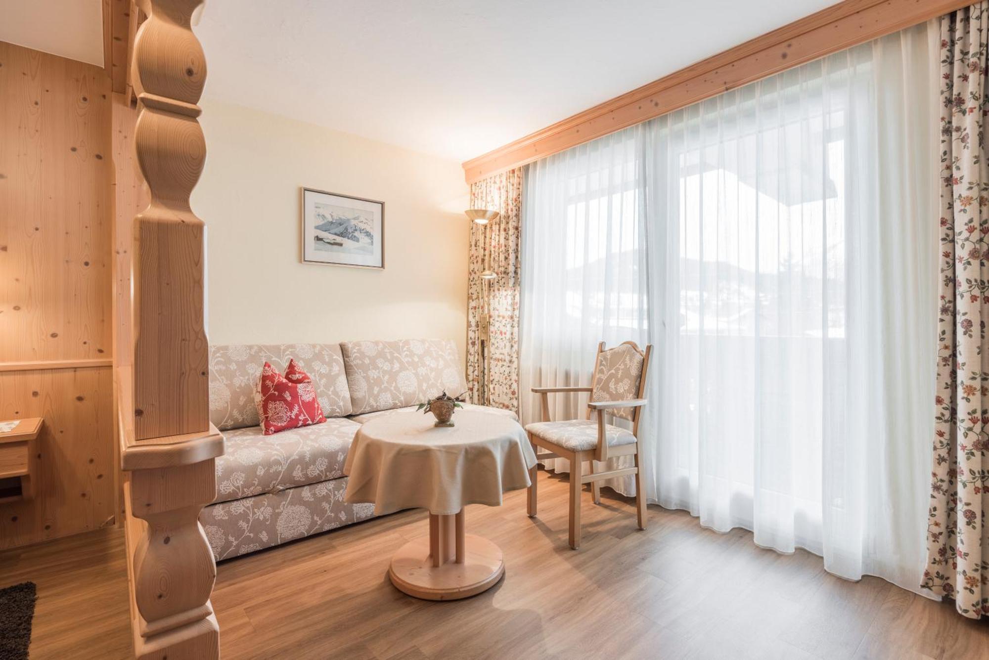 Hotel Schoenegg Зеефельд в Тироле Номер фото
