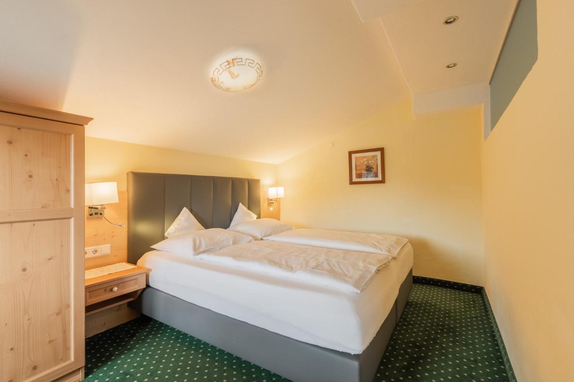 Hotel Schoenegg Зеефельд в Тироле Номер фото